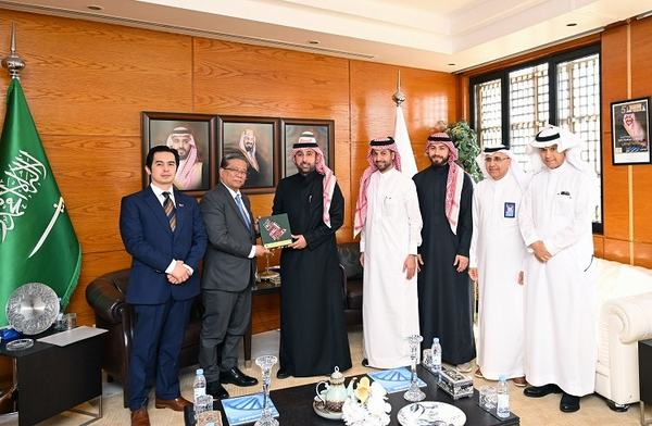 رئيس غرفة الشرقية يلتقي سفير جمهورية الفلبين لدى المملكة