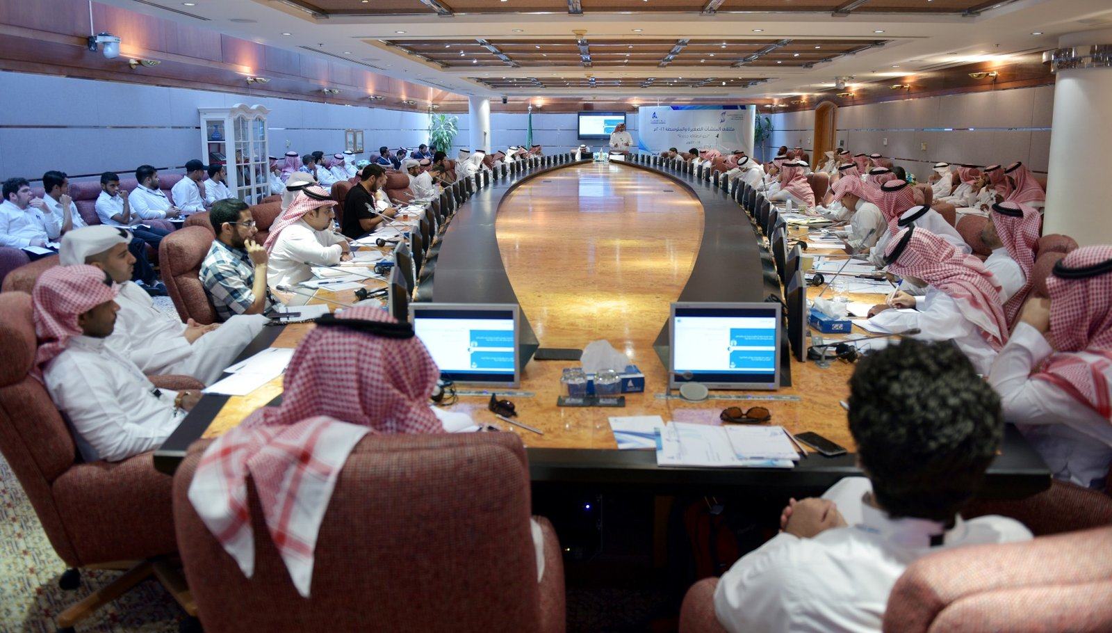 ملتقى المنشآت الصغيرة والمتوسطة - 03