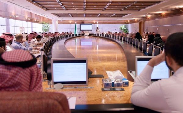 الأمير سعود بن نايف يستقبل رئيس غرفة الشرقية وأعضاء لجنة الأوقاف