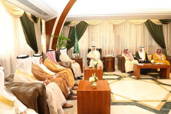 الأمير سعود بن نايف يستقبل رئيس وأعضاء صندوق المناسبات بغرفة الشرقية