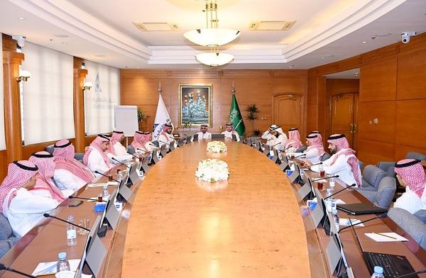 العفالق رئيساً للجنة الاتصالات وتقنية المعلومات والزهير نائباً للرئيس