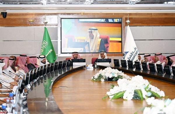 رئيس الهيئة الملكية للجبيل وينبع يلتقي رجال الأعمال والمستثمرين بالمنطقة الشرقية لتعزيز فرص الشراكة بين الهيئة الملكية والقطاع الخاص