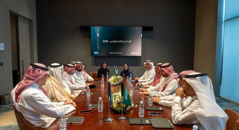 الفراج يُشارك في الاجتماع الاستراتيجي الأول الذي يوحد القطاعات الصناعية والاستثمارية والصيدلانية