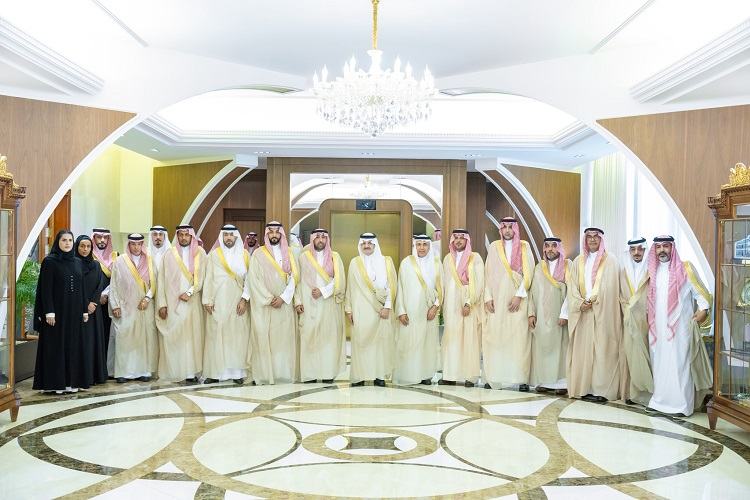 سمو أمير المنطقة الشرقية يستقبل رئيس غرفة الشرقية ويطّلع على خطتها الاستراتيجية
