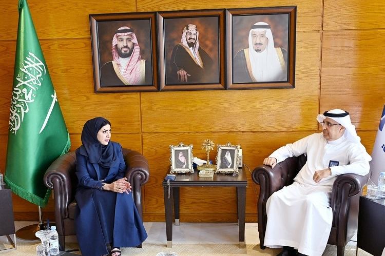 أمـين عام غرفة الشرقية يلتقي رئيسـة الجمعية السعودية للفنون التشكيلية