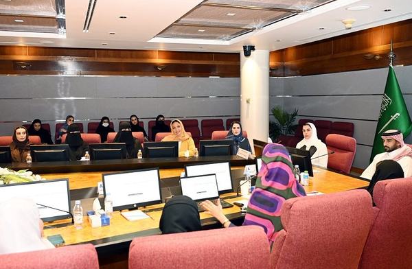 "جمعية الأزياء" تستعرض جهودها بغرفة الشرقية