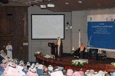 وزير الاعلام يحذر من سوء استخدام وسائل التواصل الاجتماعي