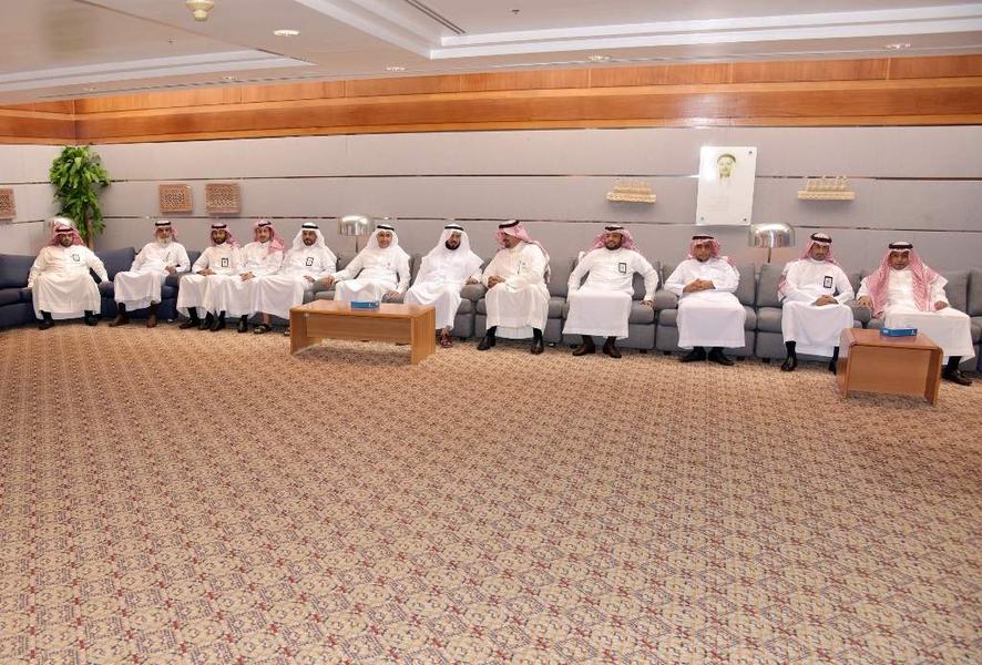 حفل معايدة في غرفة الشرقية