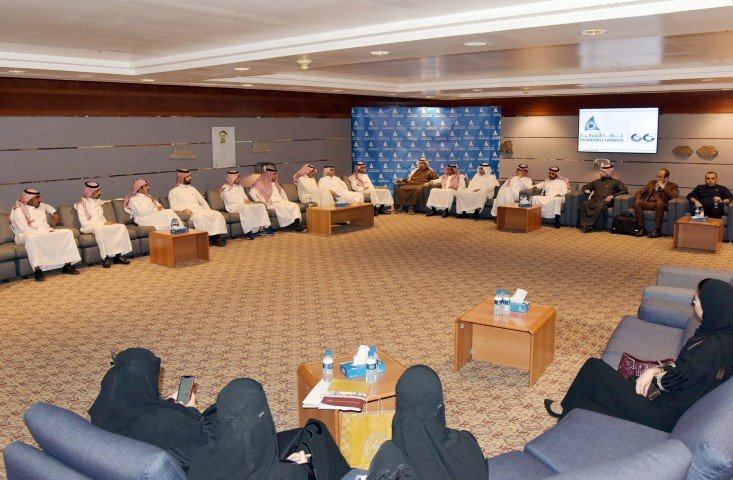 ديوانية المحامين في غرفة الشرقية تناقش تطوير مهنة المحاماة