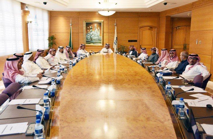 اللجنة اللوجستية تستعرض أنشطتها المقبلة لتطوير الية العمل في القطاع