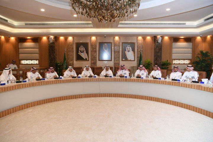 أمين الشرقية يترأس اجتماع لجنة البيئة لتعزيز الشراكات الاستثمارية ودعم قطاعي البيئة والغذاء