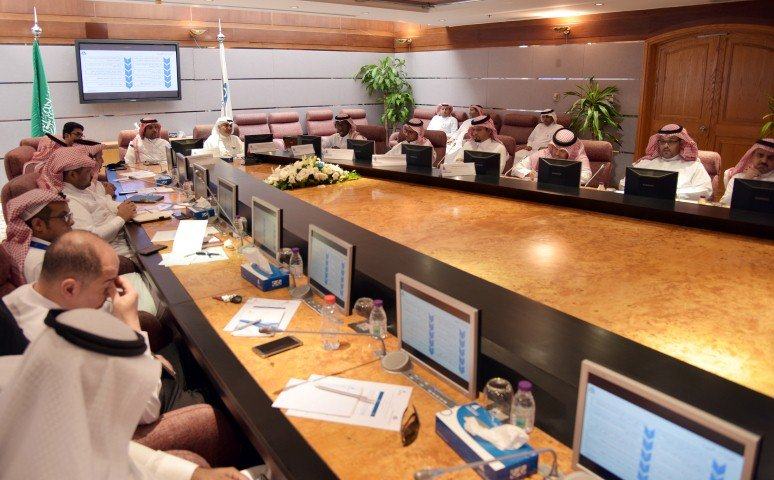 "المواصفات والمقاييس والجودة" تشدد على الالتزام بمواصفات حواجز الشاحنات