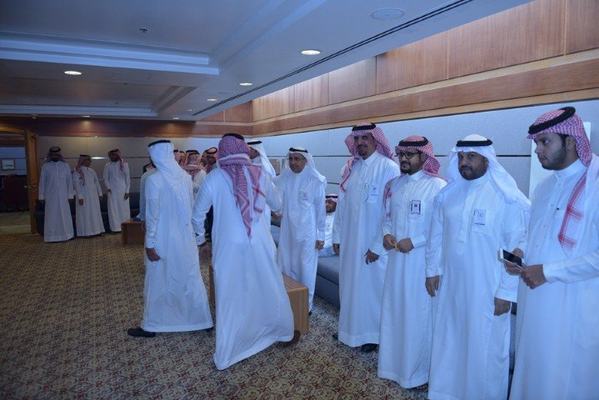 موظفو غرفة الشرقية يتبادلون التهاني بعيد الفطر السعيد