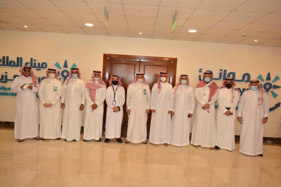 اللجنة اللوجستية تستعرض التحديات التقنية مع مدير ميناء الملك عبدالعزيز