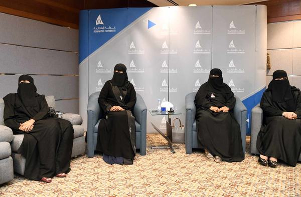 لقاء "المشاغل ومراكز التزيين النسائية" يناقش تحدياته بغرفة الشرقية