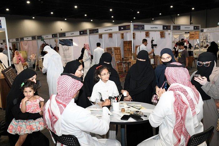 أكثر من 300 جناح مُتنوع في معرض الحرف والأعمال اليدوية بالخبر