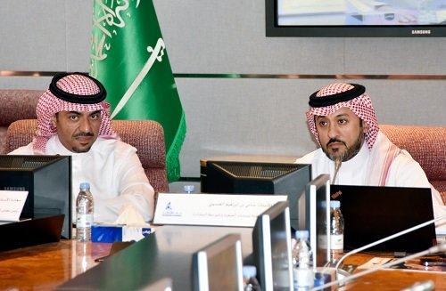 محافظ "منشآت" يلتقي مسؤولي غرفة الشرقية ورواد الأعمال في المنطقة