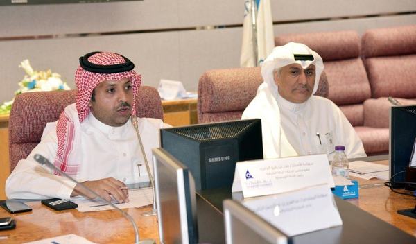 "المواصفات والمقاييس والجودة" تشدد على الالتزام بمواصفات حواجز الشاحنات