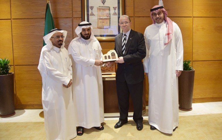 الخالدي وكوسبرت يؤكدان عمق العلاقة بين المملكة وجنوب افريقيا