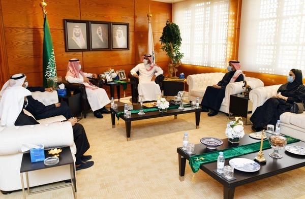الخالدي والشمري يستعرضان تطوير البنية التحتية المصرفية للشركات