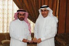 الوابل يبحث تفعيل دور خدمات وزارة التجارة في فرعي الغرفة