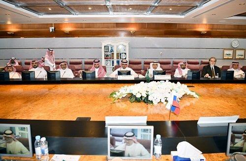 وفد تجاري سلوفاكي يبحث تطوير سبل التعاون الاقتصادي في غرفة الشرقية