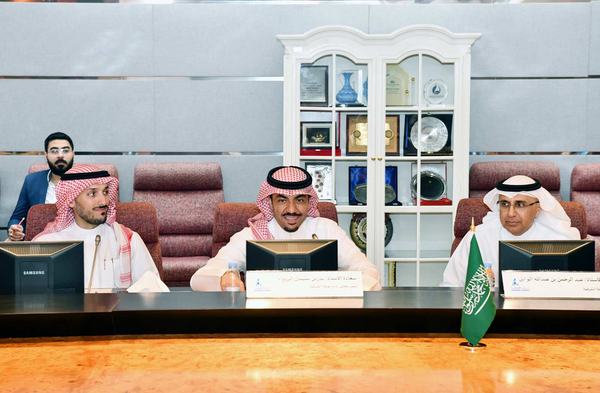 وفد تجاري عماني يبحث تعزيز الاستثمار في قطاع التشييد وصناعة النفط وحلول المياه