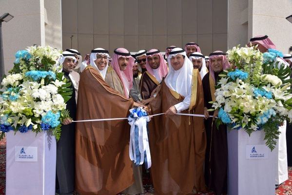 محافظ الخفجي يدشن مشروع مبنى غرفة الشرقية في المحافظة