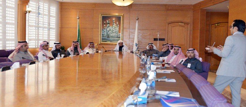 لجنة المعدات تبحث سبل التعاون مع معهد لوجستيات الشرق الأوسط