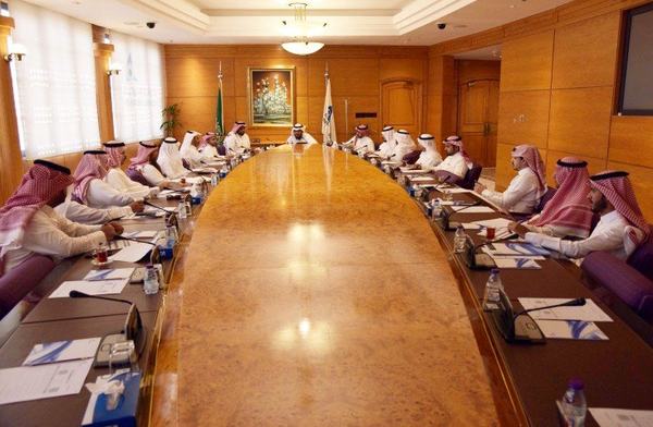 لجنة التدريب والتعليم تبحث عقد ملتقى خاص بالقطاع