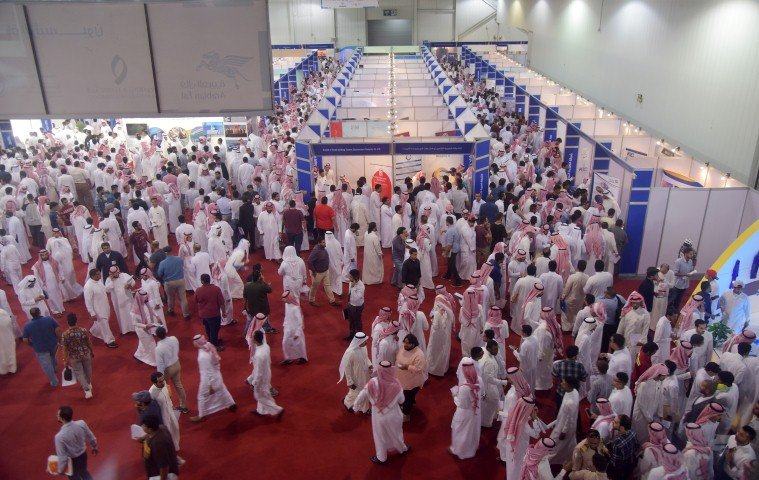 نائب امير الشرقية يطلق معرض وظائف 2017 بحضور الآلاف من طالبي العمل